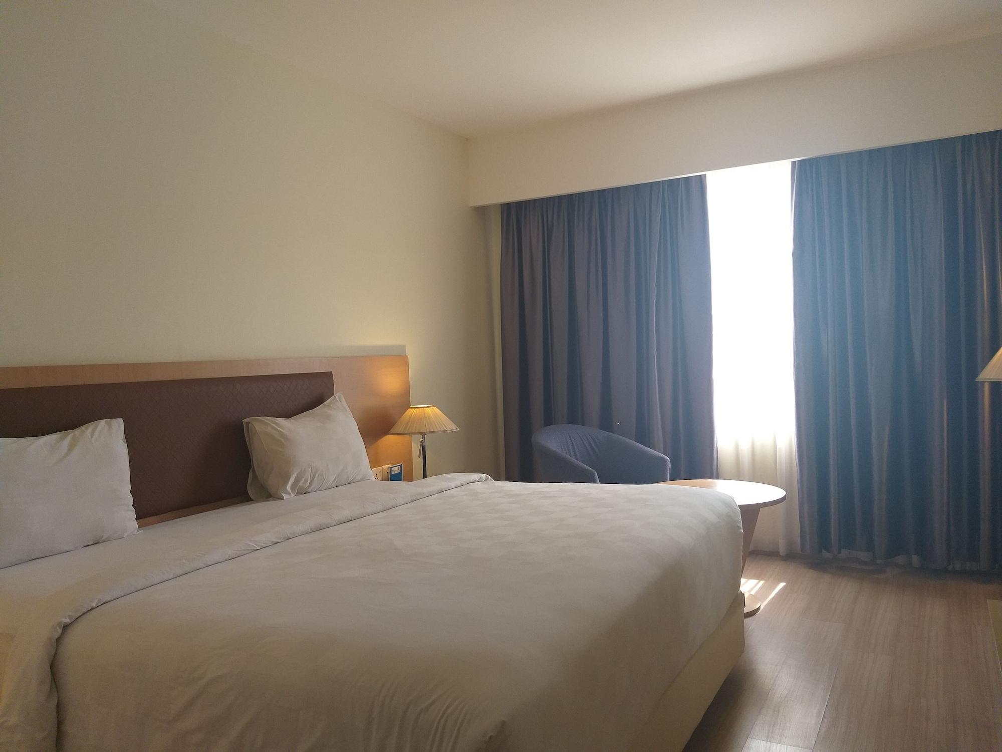 D'Grande Hotel Batam Экстерьер фото