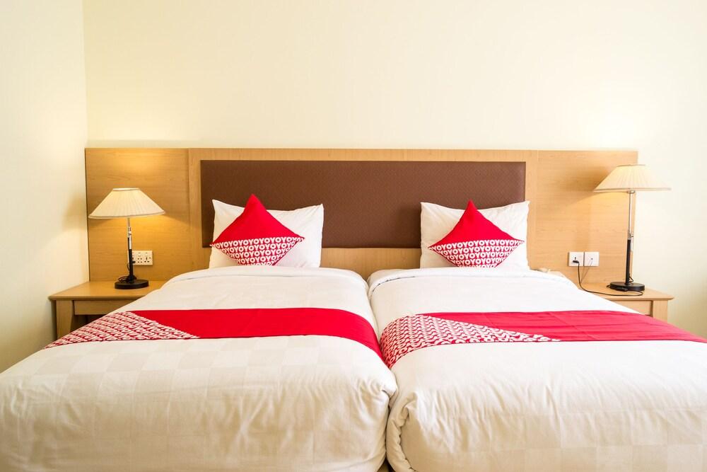 D'Grande Hotel Batam Экстерьер фото
